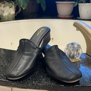 Daniel Green Kidskin Leather Slippers